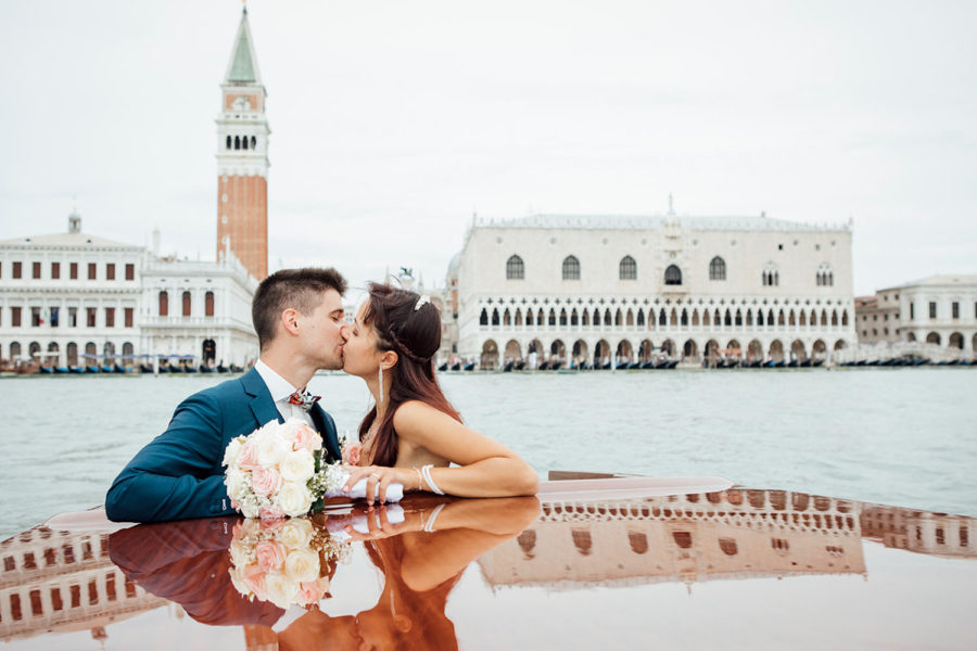 A kiss in front of San Marco