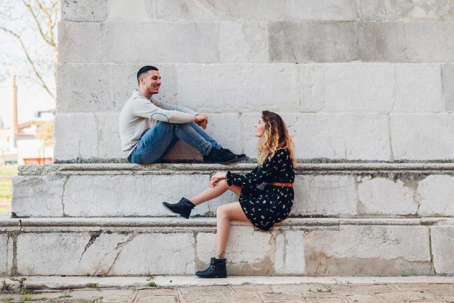 Couple photoshooting in Castello, Venice